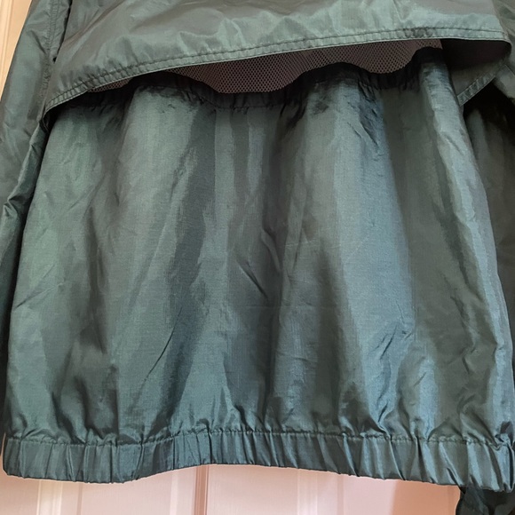 Vintage Eddie Bauer Vented Windbreaker. Green. Packable Hood. Size large - Picture 7 of 11